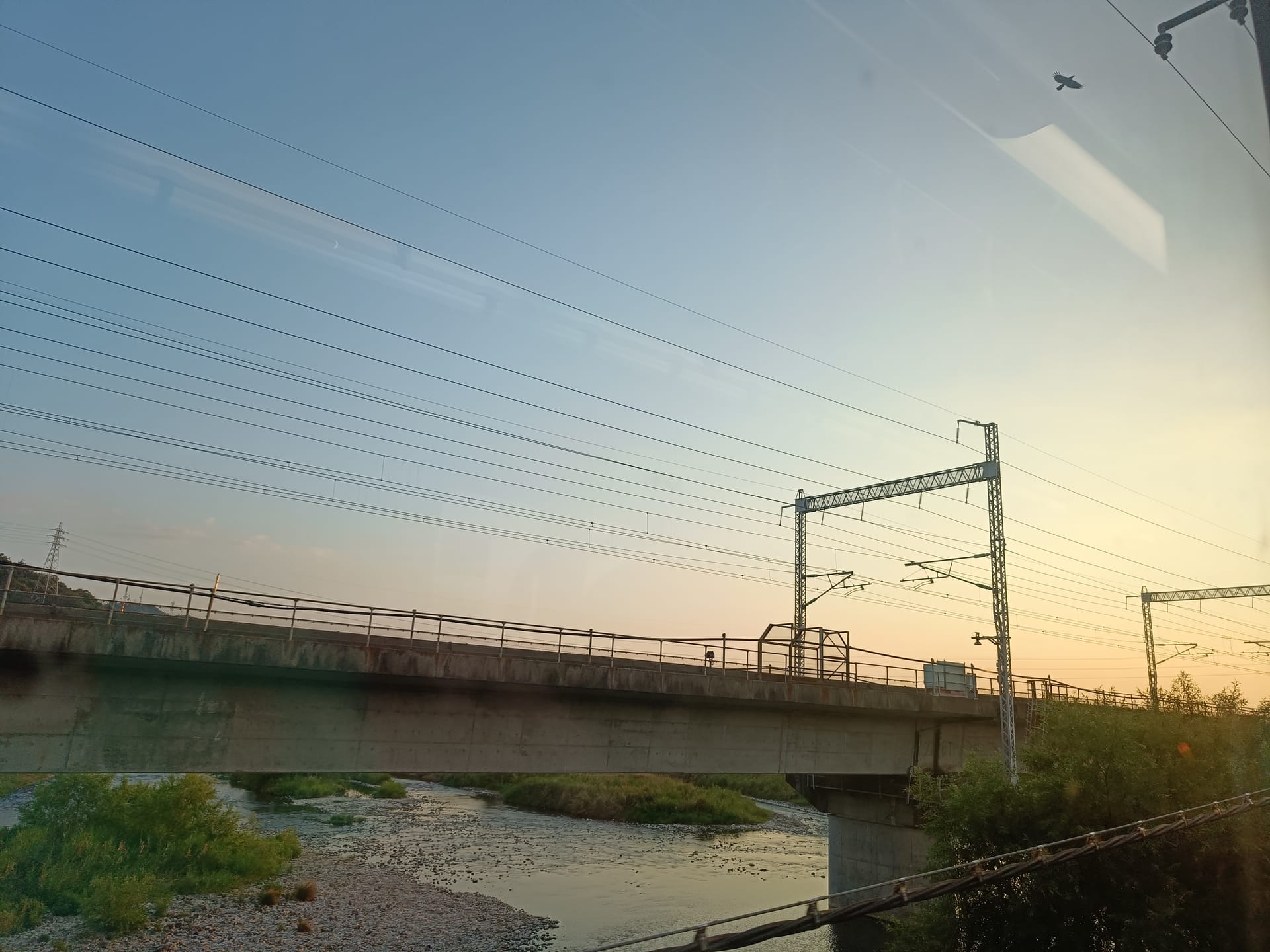 父の車の給油を手伝う夢